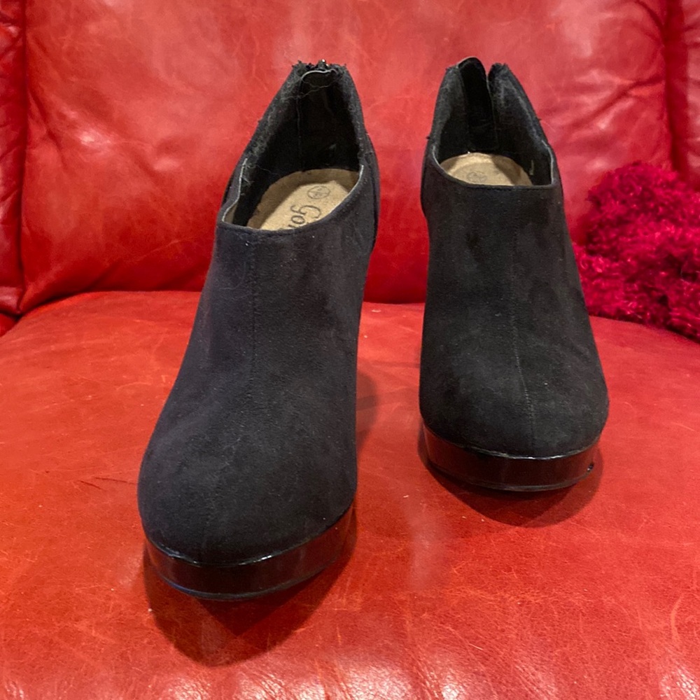 Black ankle boots with platform
